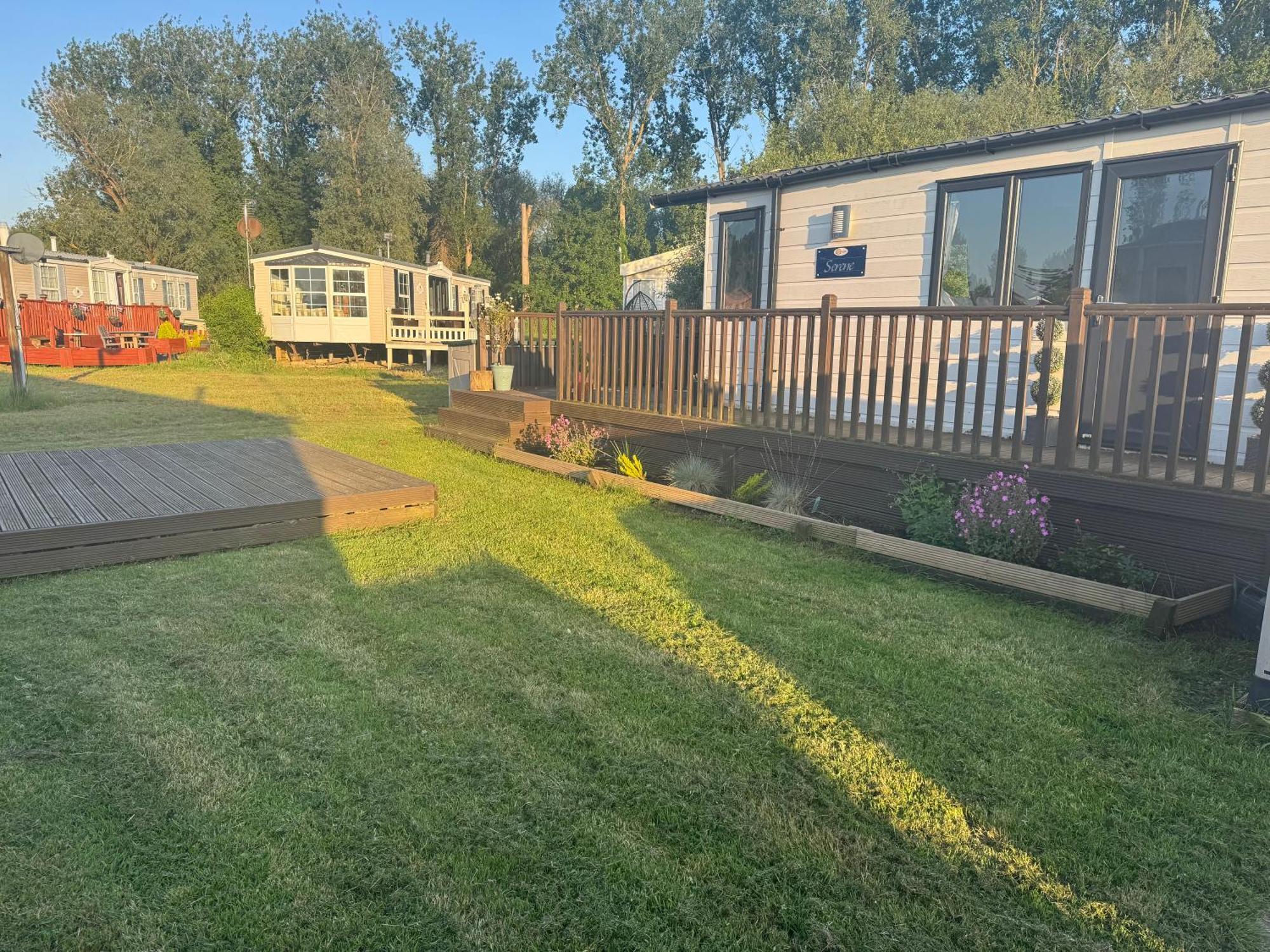 Beautiful 2 Bedroom Caravan On Billing Aquadrome Northampton Eksteriør bilde